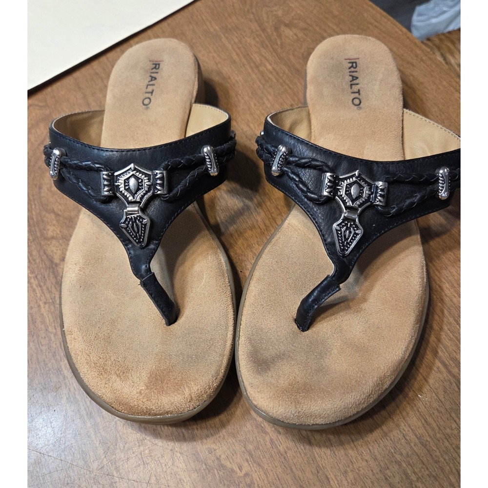 Rialto Bailee Size 8M Womens Black Thong Sandals Western Silver Hardware Wedge‎